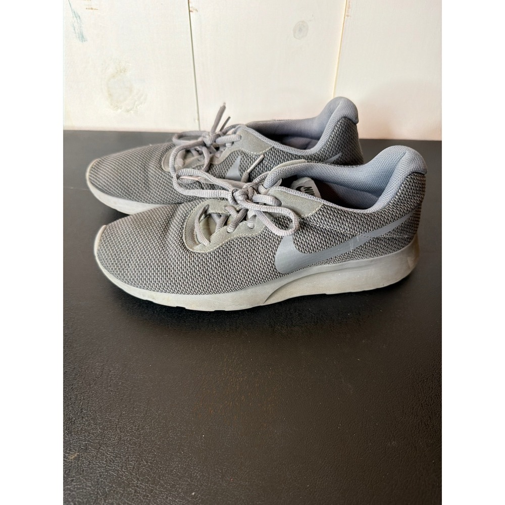 Nike Mens Grey Mesh Running Shoes Athletic Tanjun 812654-001 Size 8.5
